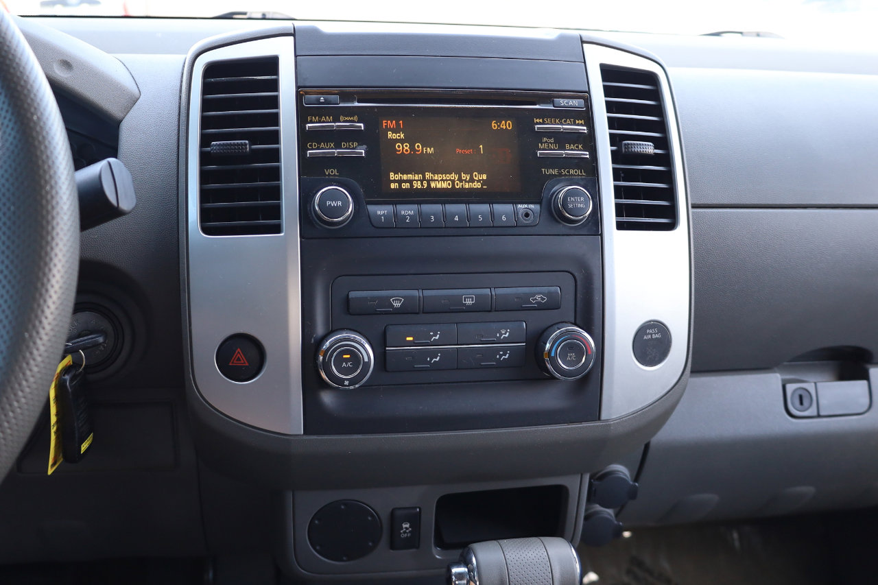 Used 2013 Nissan Frontier SV image 9