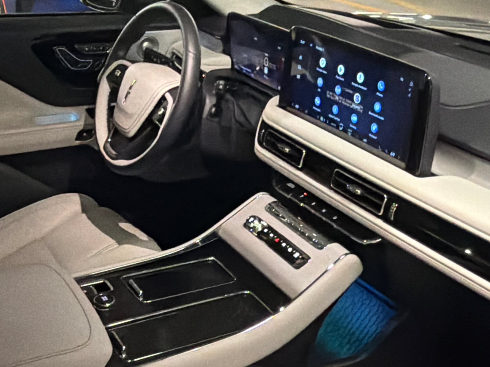 New 2026 Lincoln Aviator Reserve AWD/4WD image 10