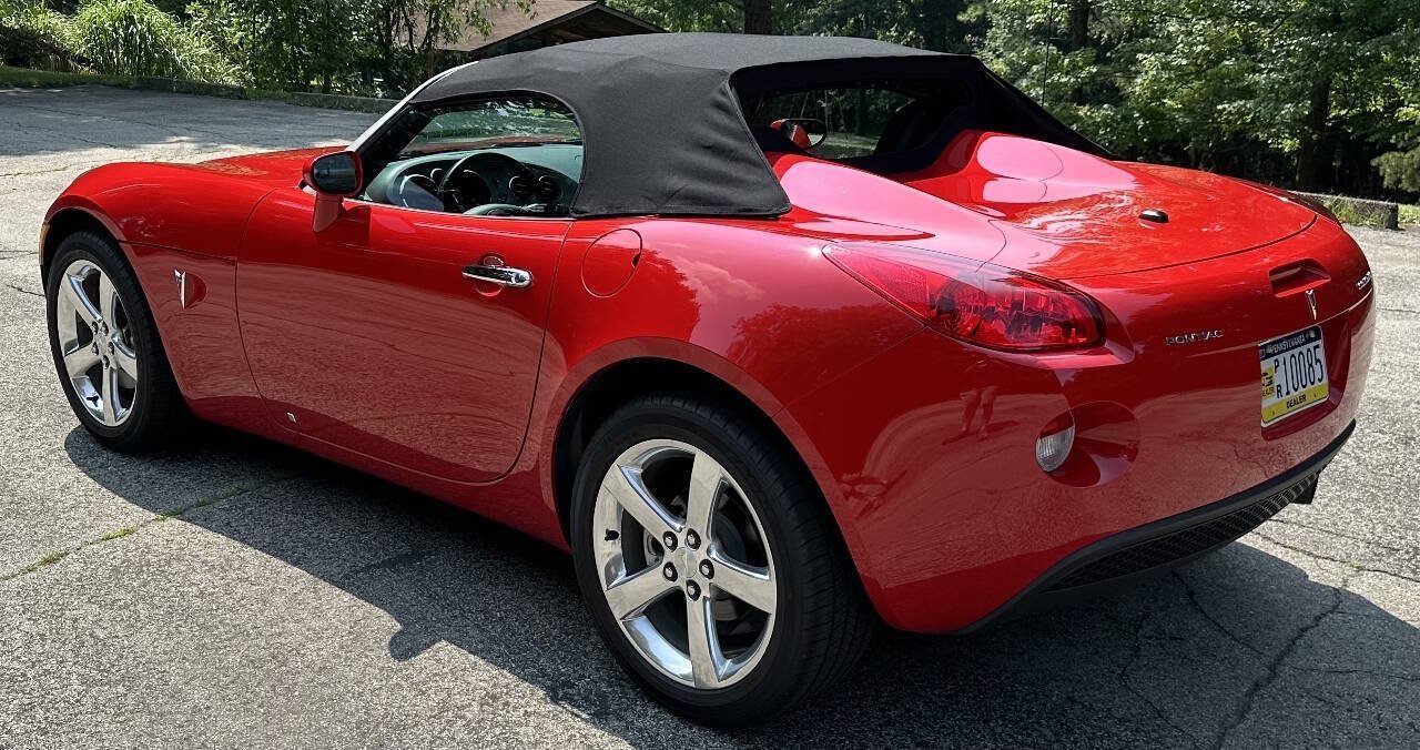 Used 2006 Pontiac Solstice Convertible w/ Premium Package RWD image 7
