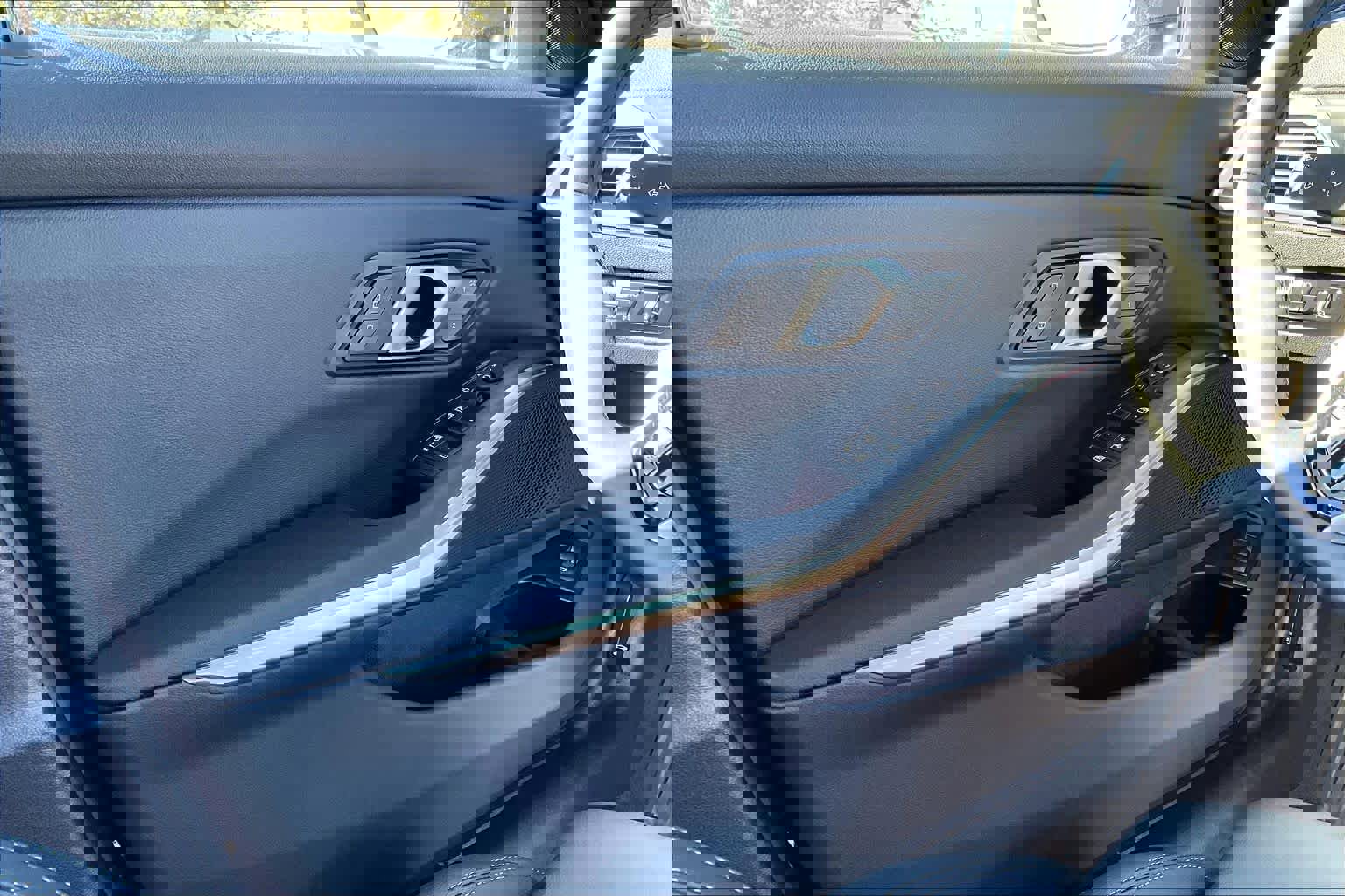 Used 2026 BMW 330i Sedan w/ Premium Package image 13