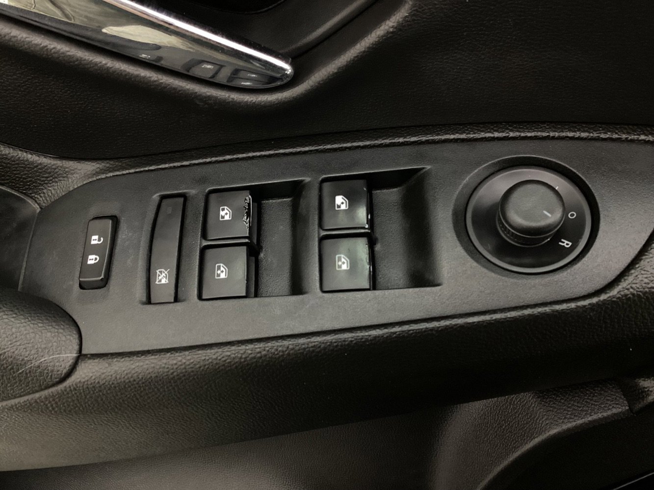 Used 2019 Chevrolet Trax LS image 37