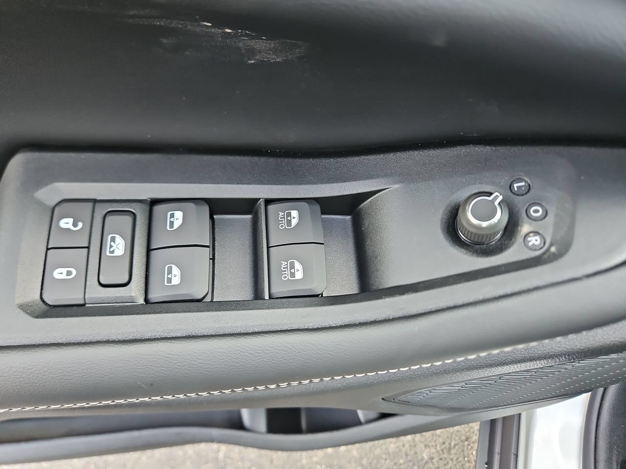 New 2026 Jeep Grand Cherokee Altitude AWD/4WD image 19