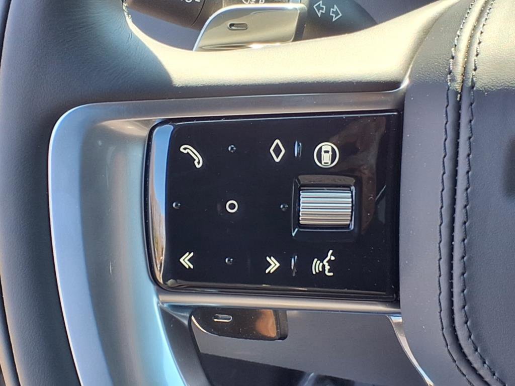 New 2025 Land Rover Range Rover SV image 16
