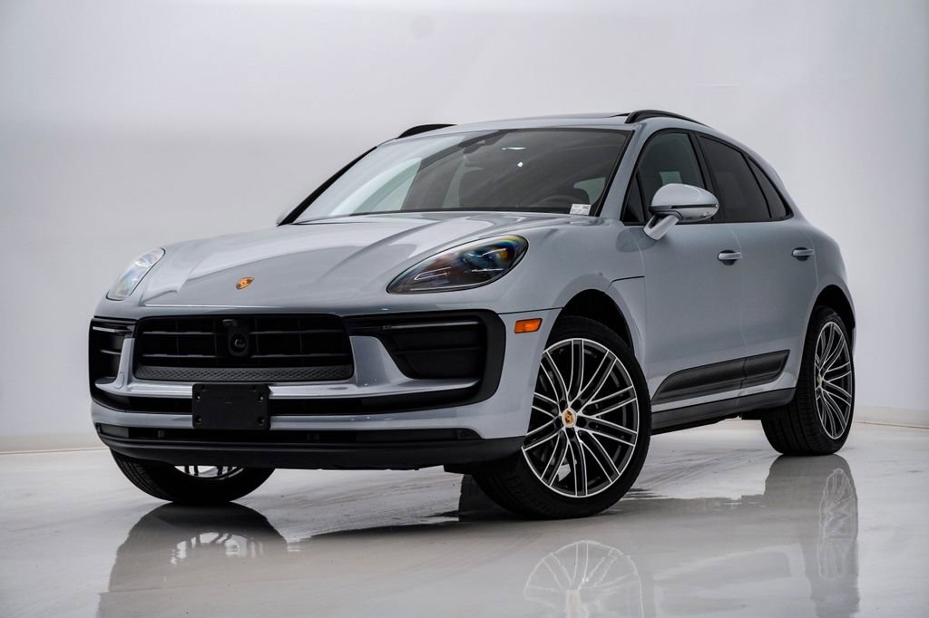 Certified 2026 Porsche Macan AWD/4WD image 1