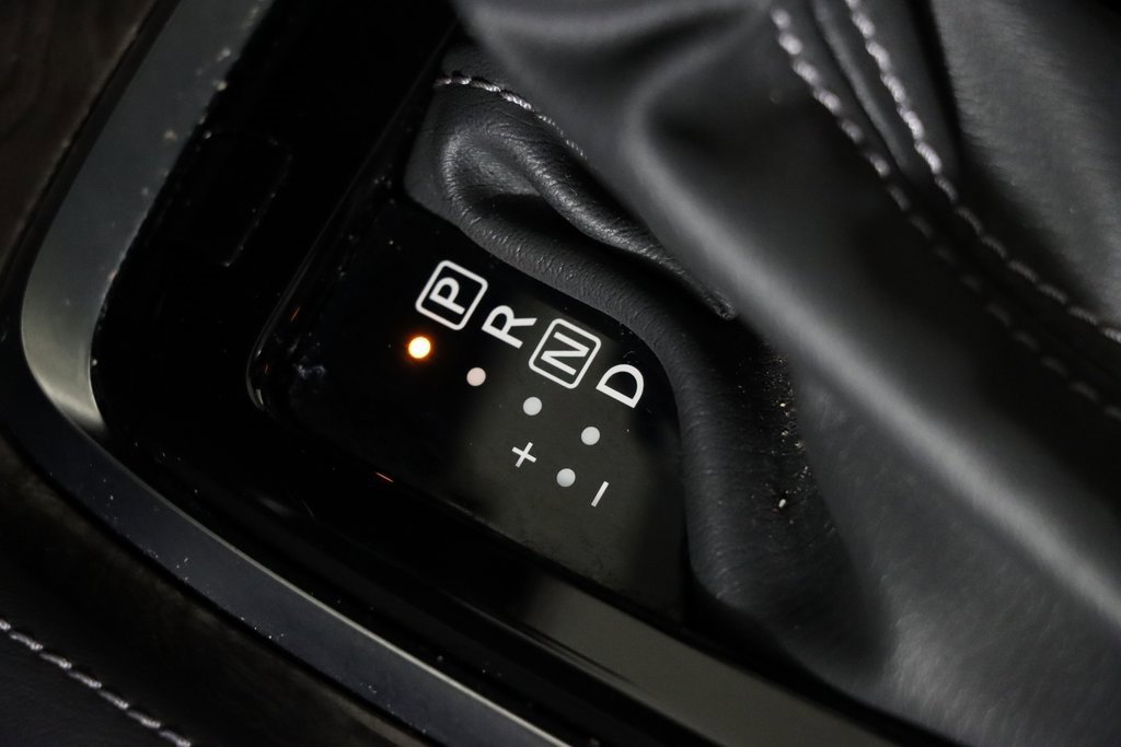 Used 2024 Nissan Armada Platinum w/ Captain's Chairs Package image 49