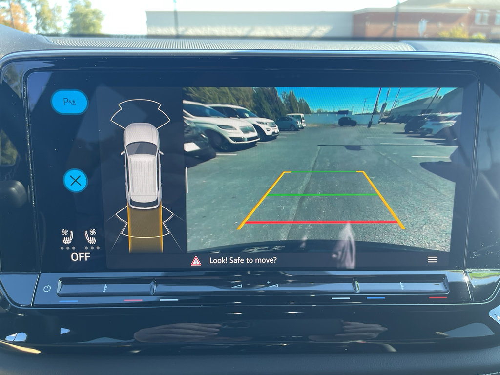 Used 2025 Volkswagen Atlas Cross Sport SE image 22