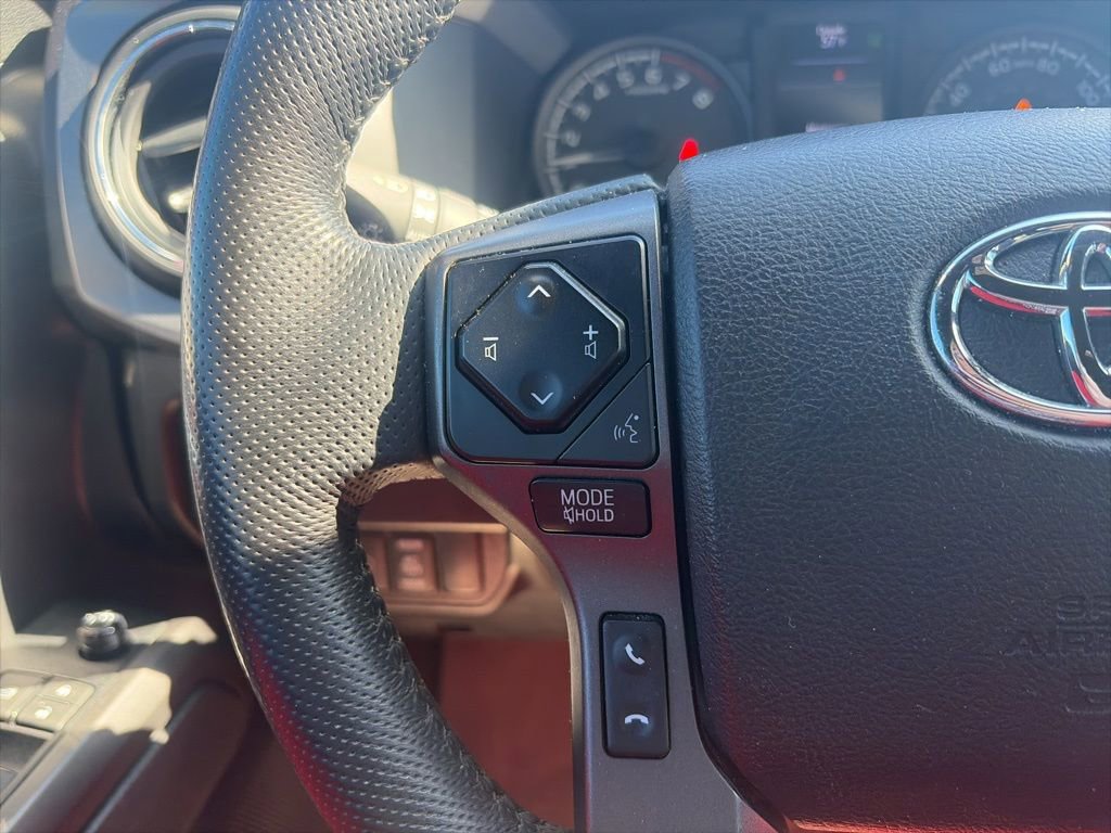 Used 2022 Toyota Tacoma TRD Off-Road image 17