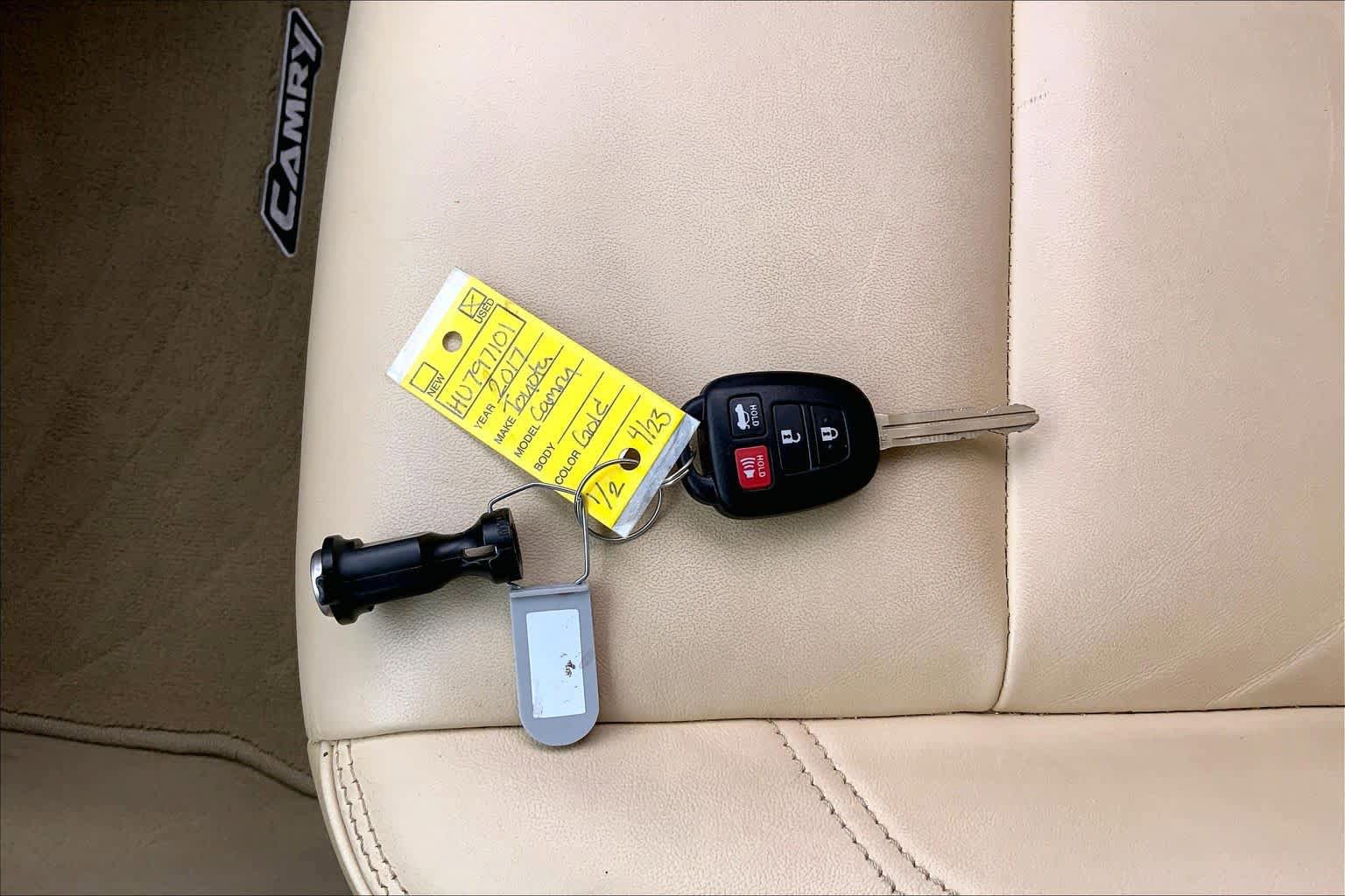 Used 2017 Toyota Camry XLE FWD image 15