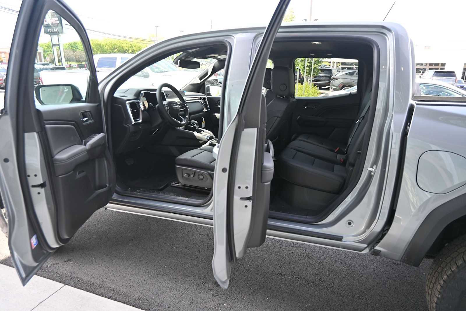 New 2026 GMC Canyon Elevation AWD/4WD image 12