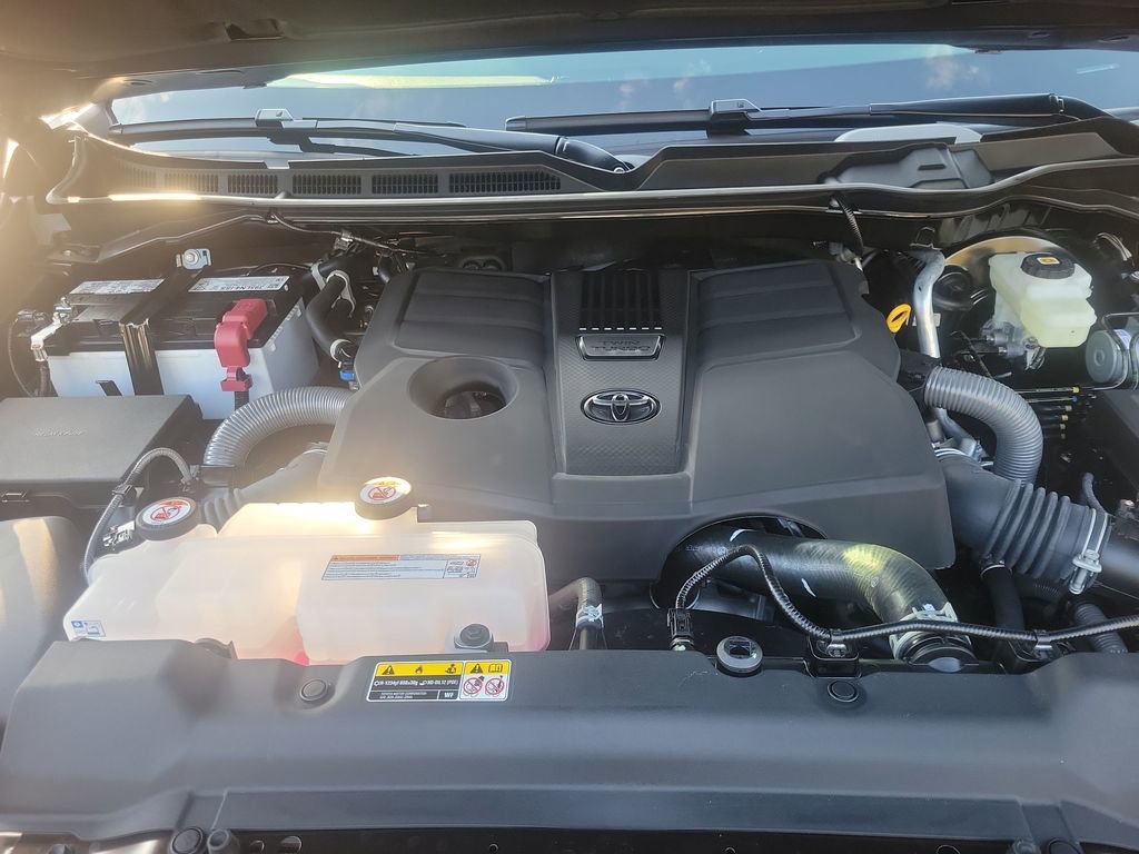 Used 2025 Toyota Tundra Limited image 35