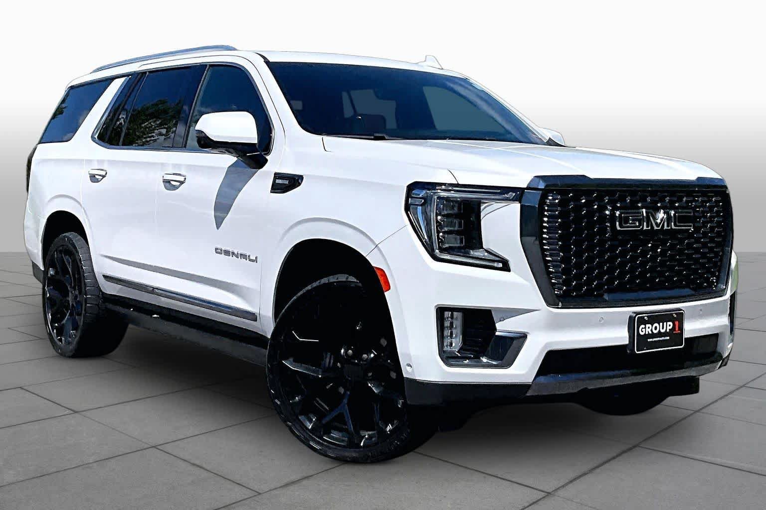 Used 2023 GMC Yukon Denali Ultimate AWD/4WD image 3