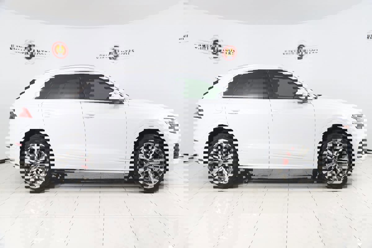 Used 2019 Audi Q8 Prestige image 2