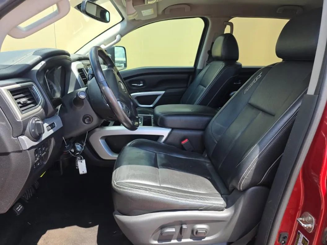 Used 2018 Nissan Titan PRO-4X w/ Pro-4x Convenience Package AWD/4WD image 9