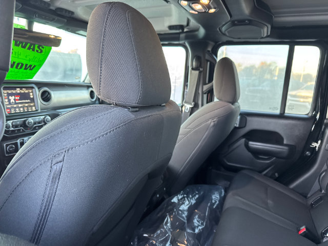 Certified 2023 Jeep Gladiator Sport AWD/4WD image 26