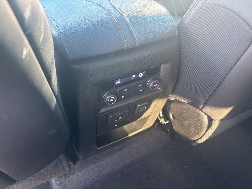 Used 2024 Chevrolet Traverse High Country AWD/4WD image 12
