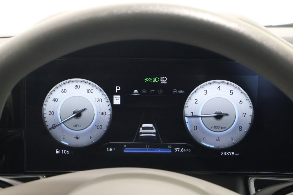 Used 2024 Hyundai Elantra SEL FWD image 18