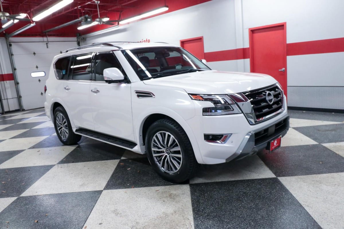 Used 2023 Nissan Armada SL w/ Cargo Package RWD image 3