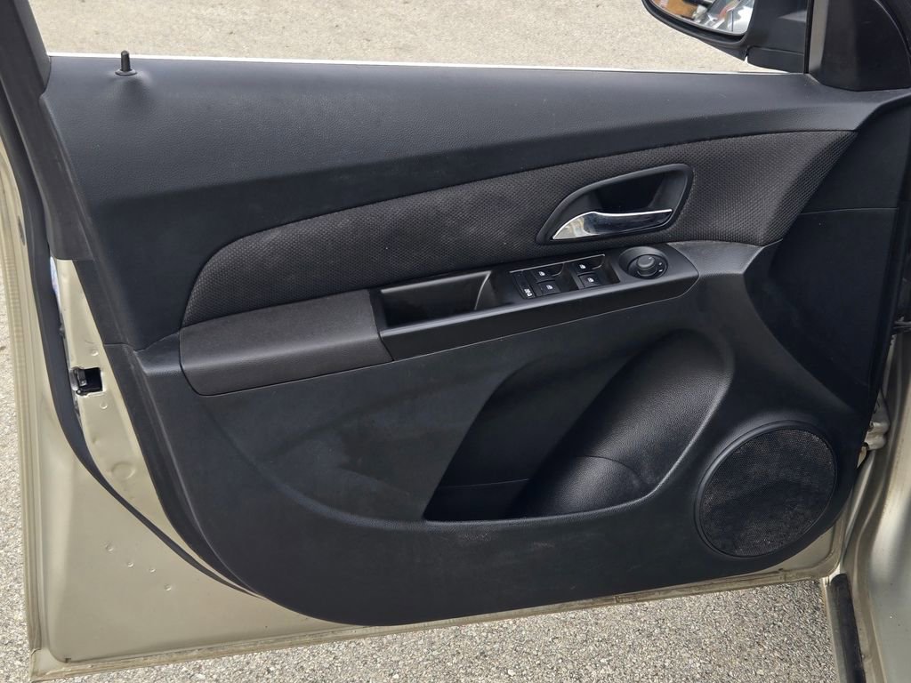 Used 2013 Chevrolet Cruze LT FWD image 22
