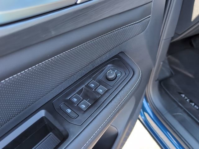 Used 2025 Volkswagen Atlas Cross Sport SE image 21
