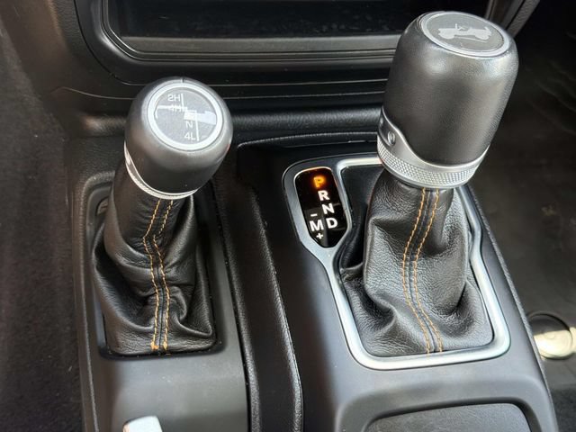 Used 2022 Jeep Wrangler Unlimited Sahara AWD/4WD image 28