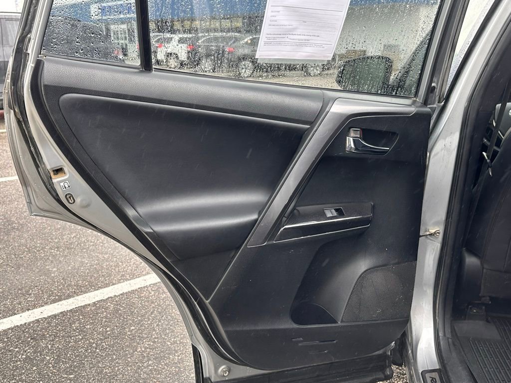 Used 2018 Toyota RAV4 SE w/ Power Extra Value Package AWD/4WD image 15