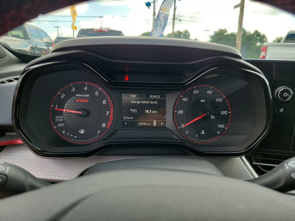 Used 2024 Chevrolet Trax RS w/ Sunroof Package FWD image 29