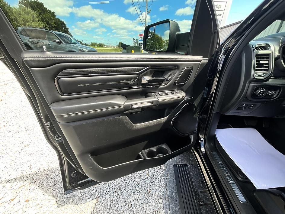 Used 2023 RAM 1500 Limited AWD/4WD image 12