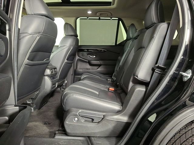 Used 2024 Honda Pilot Touring image 13