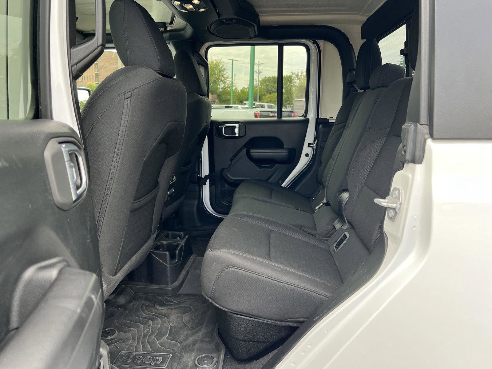 Used 2021 Jeep Gladiator Willys image 36