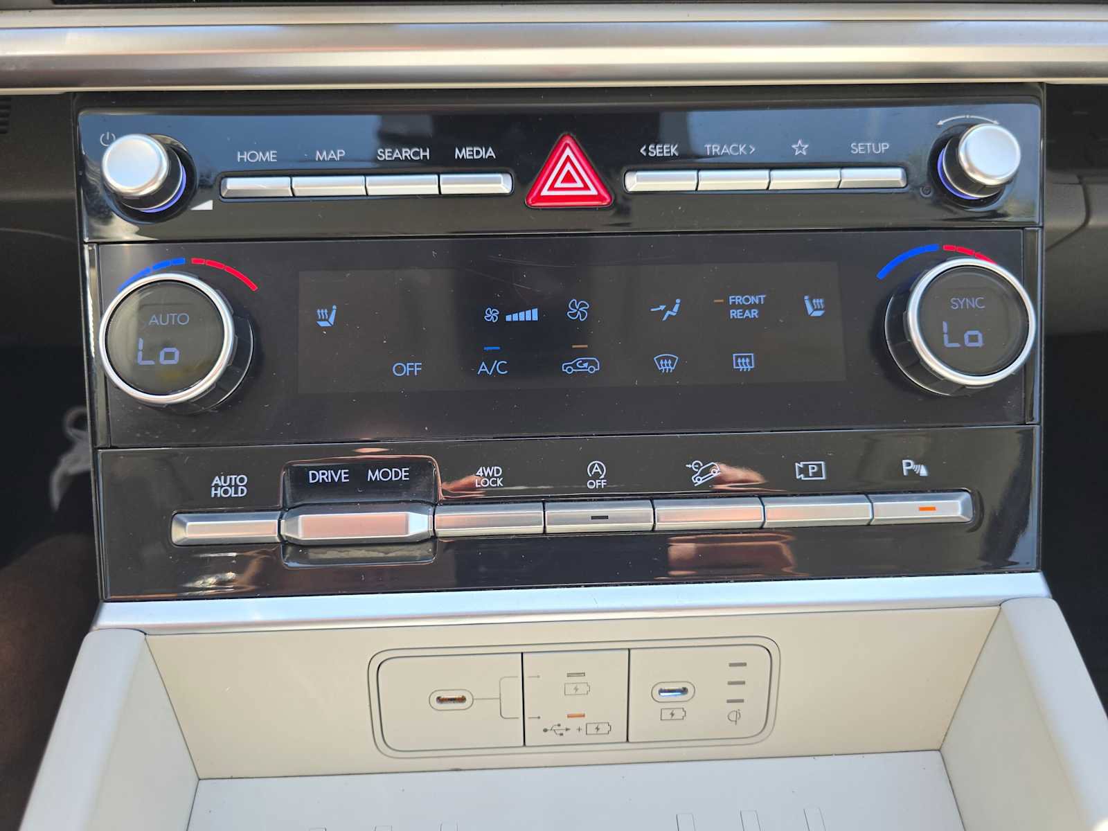 Used 2024 Hyundai Santa Fe SEL image 28