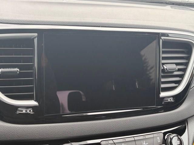 New 2026 Chrysler Voyager LX image 19