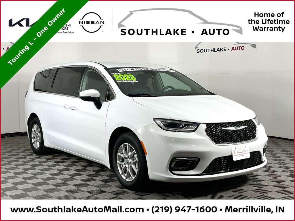 Used 2023 Chrysler Pacifica Touring-L