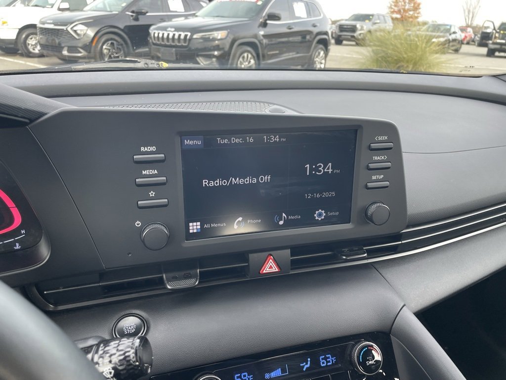 Used 2025 Hyundai Elantra Sport image 15