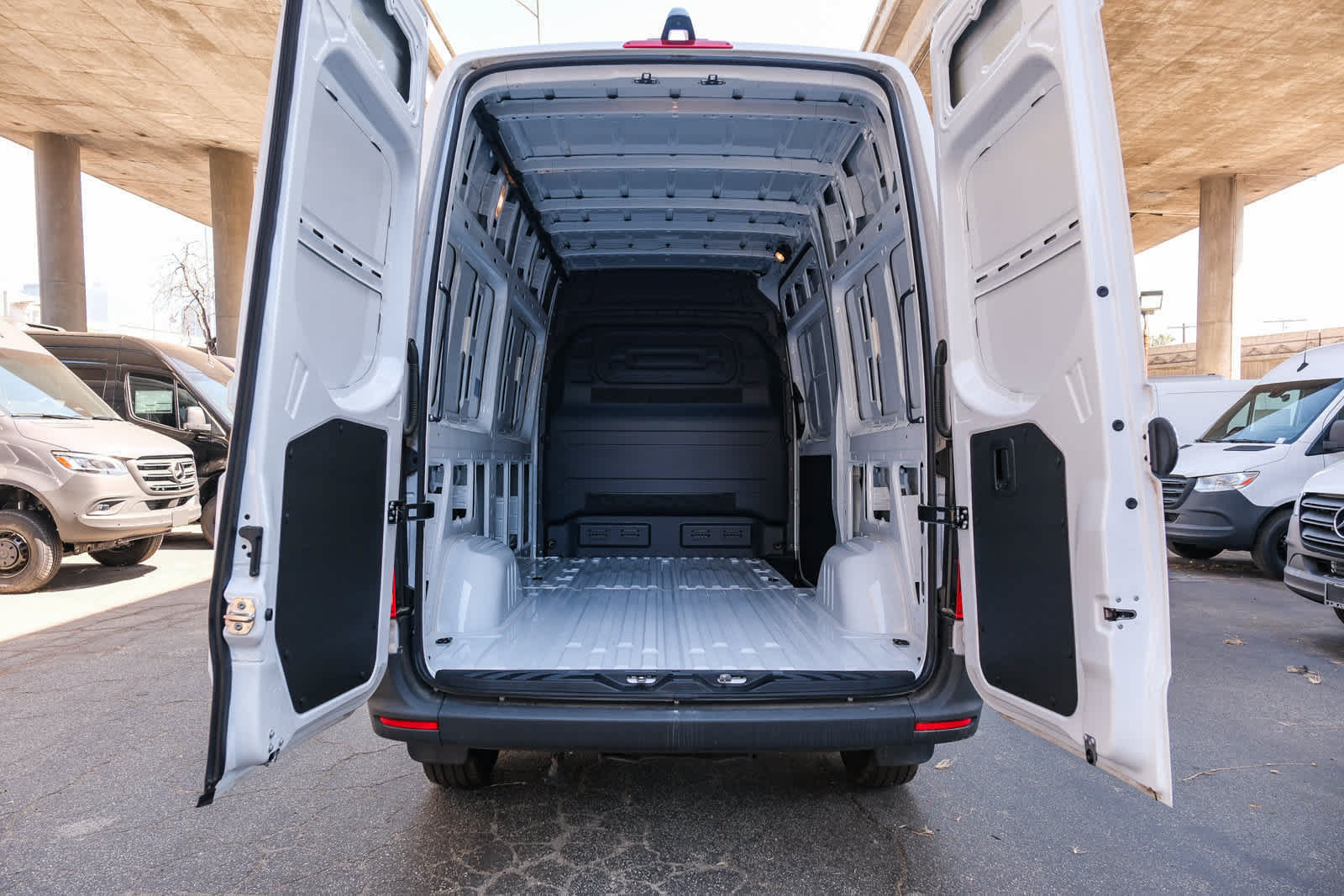 New 2025 Mercedes-Benz Sprinter 2500 image 28