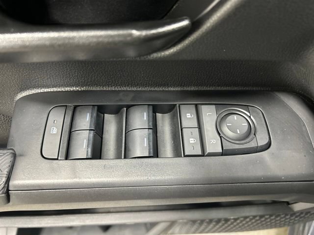 Used 2025 Toyota Tacoma SR5 AWD/4WD image 22