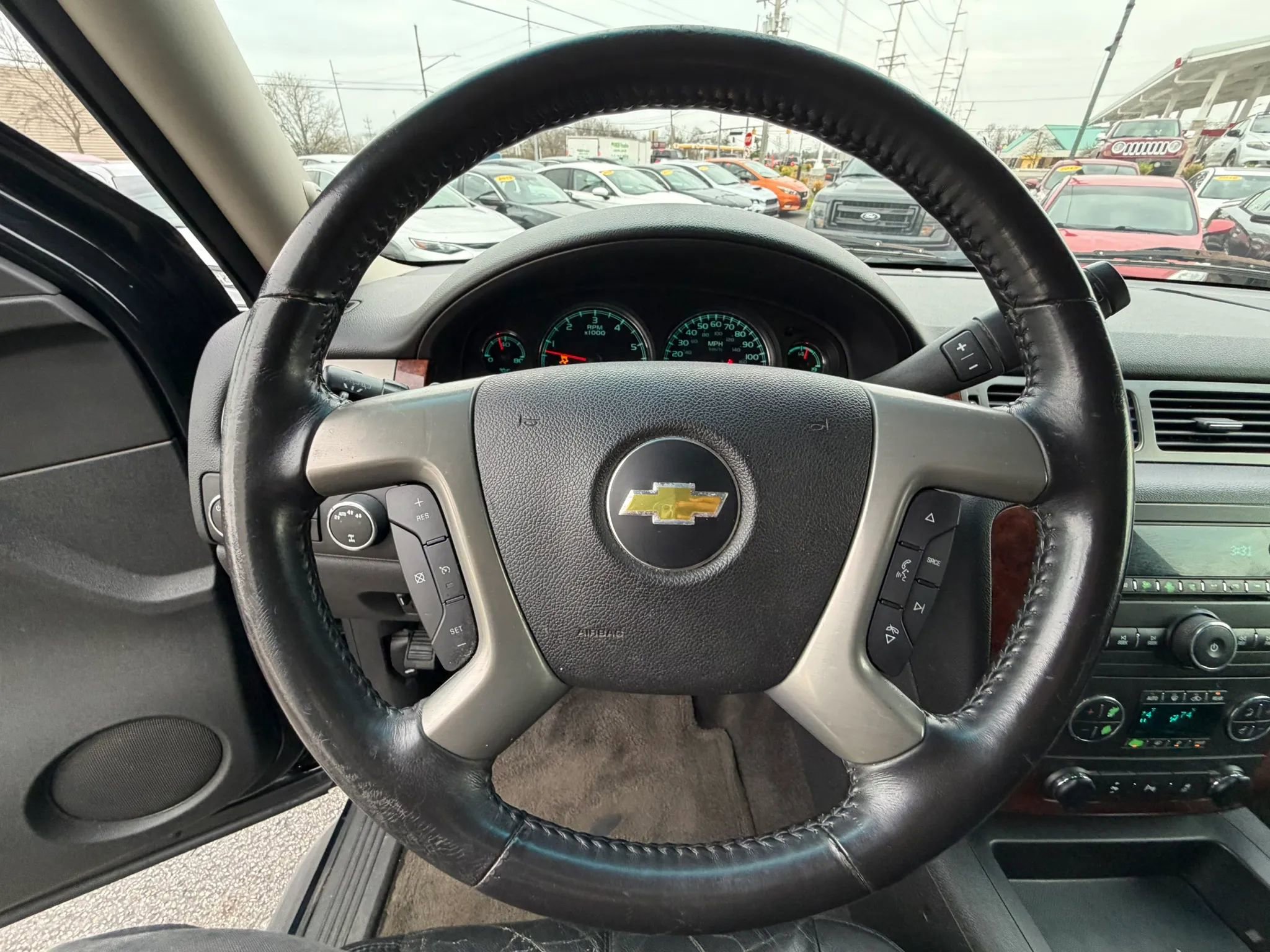 Used 2013 Chevrolet Suburban LT w/ Luxury Package image 44