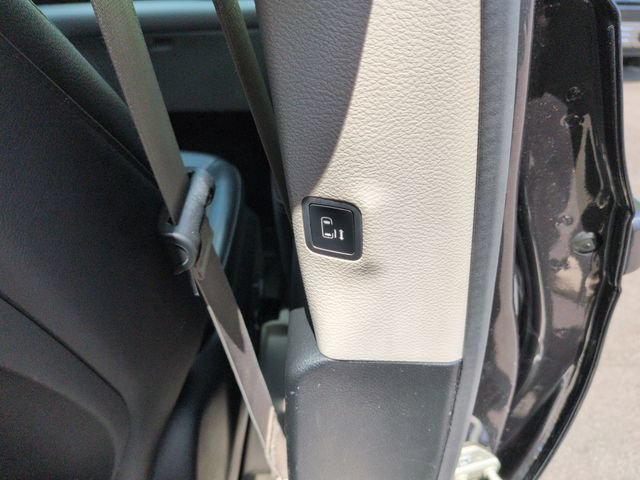 Used 2018 Chrysler Pacifica Touring-L Plus w/ Tire & Wheel Group FWD image 18