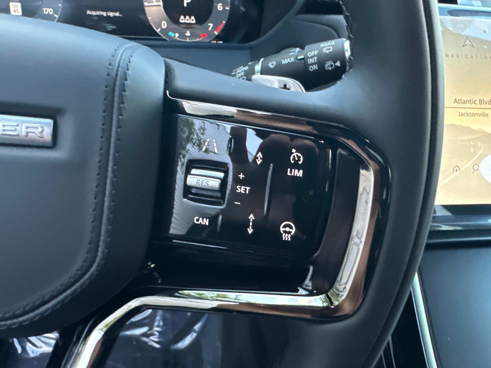 New 2026 Land Rover Range Rover Velar Dynamic SE image 30