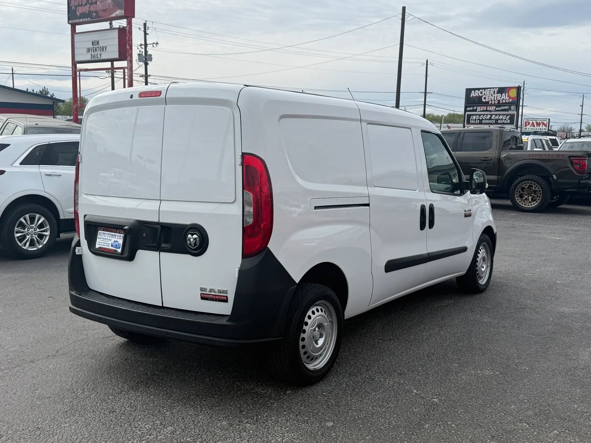 Used 2020 RAM ProMaster City Tradesman image 5