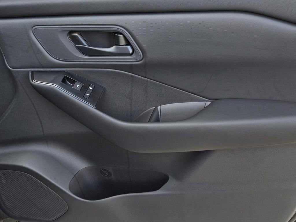 New 2026 Nissan Rogue S image 8