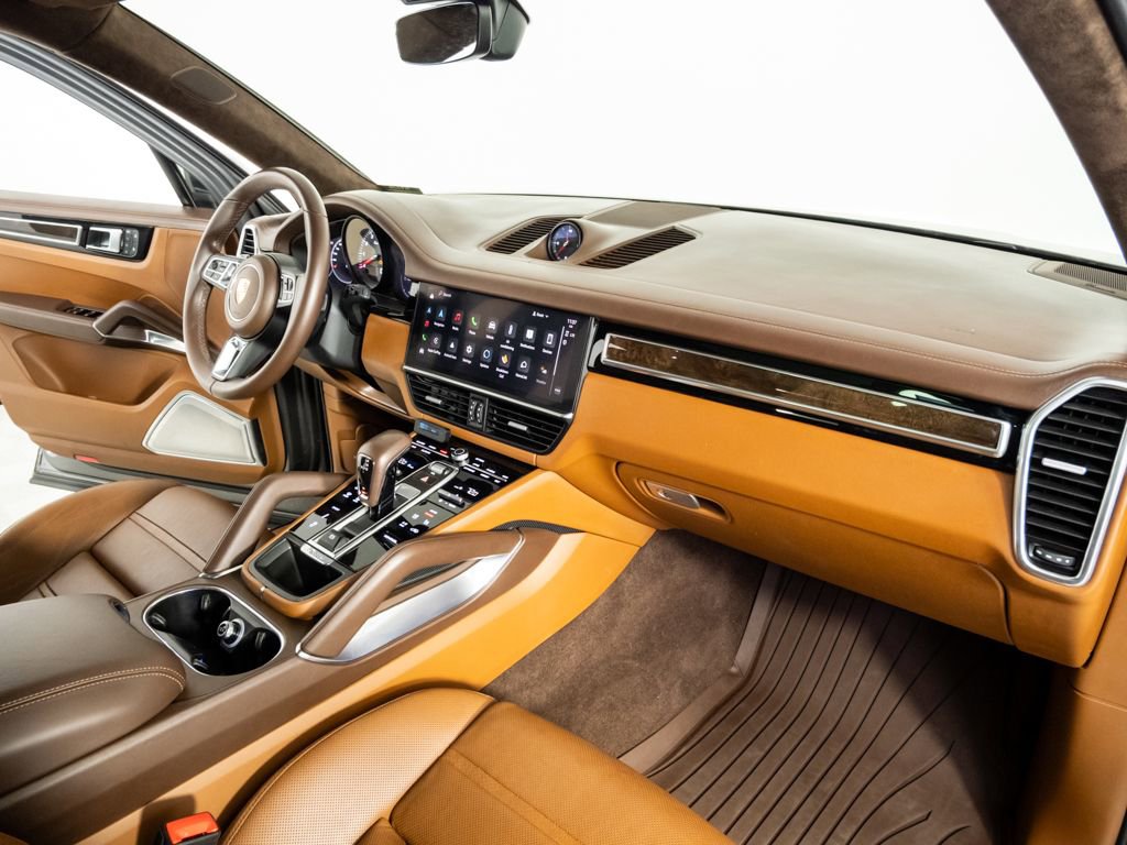 Certified 2023 Porsche Cayenne Turbo AWD/4WD image 25