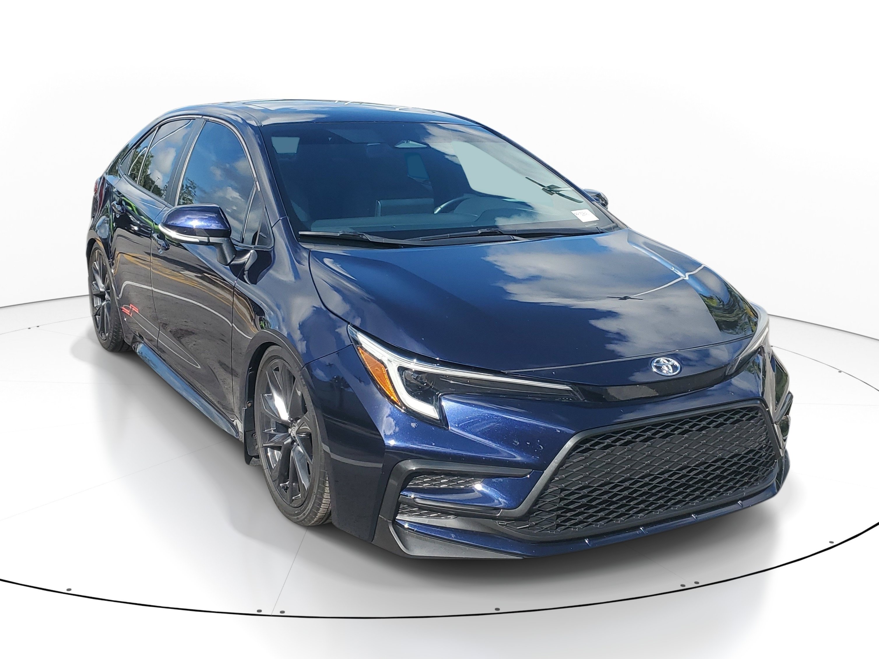 Used 2023 Toyota Corolla SE w/ SE Premium Package FWD image 2