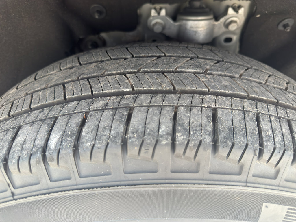 Used 2023 Ford Explorer Limited image 12