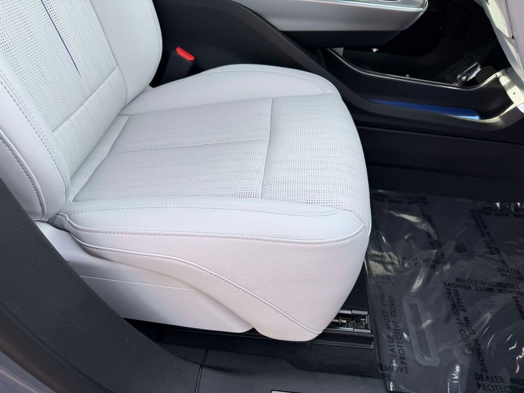 Used 2024 Cadillac Lyriq Sport image 15