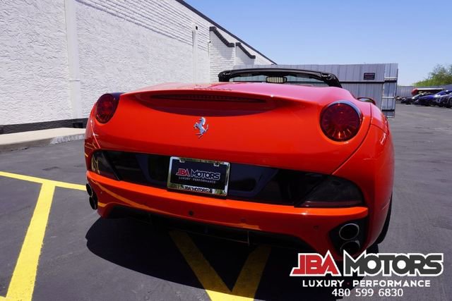 Used 2014 Ferrari California RWD image 25