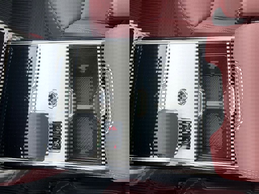 New 2025 Land Rover Range Rover SE image 19