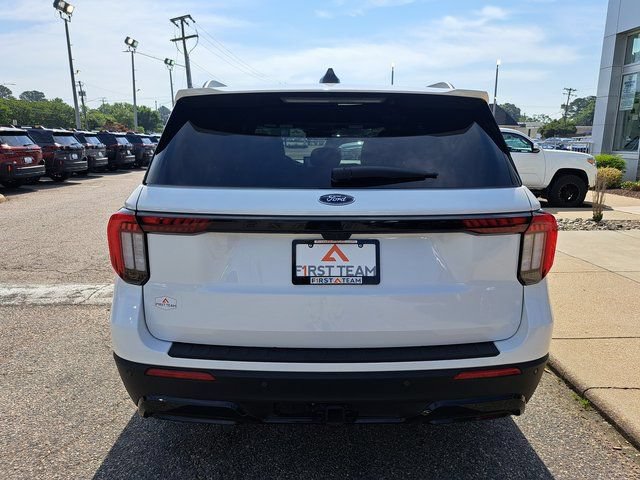 Used 2025 Ford Explorer ST-Line w/ Premium Package RWD image 5