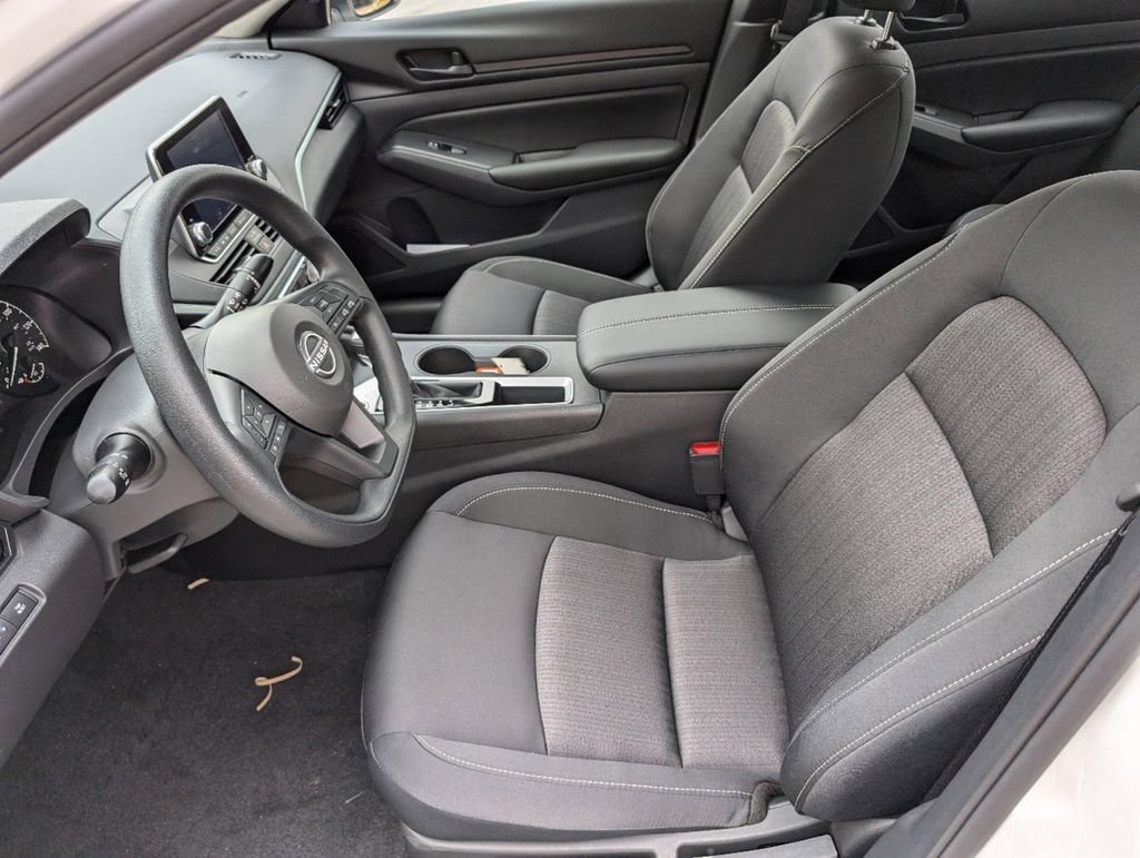Used 2025 Nissan Altima 2.5 S FWD image 18