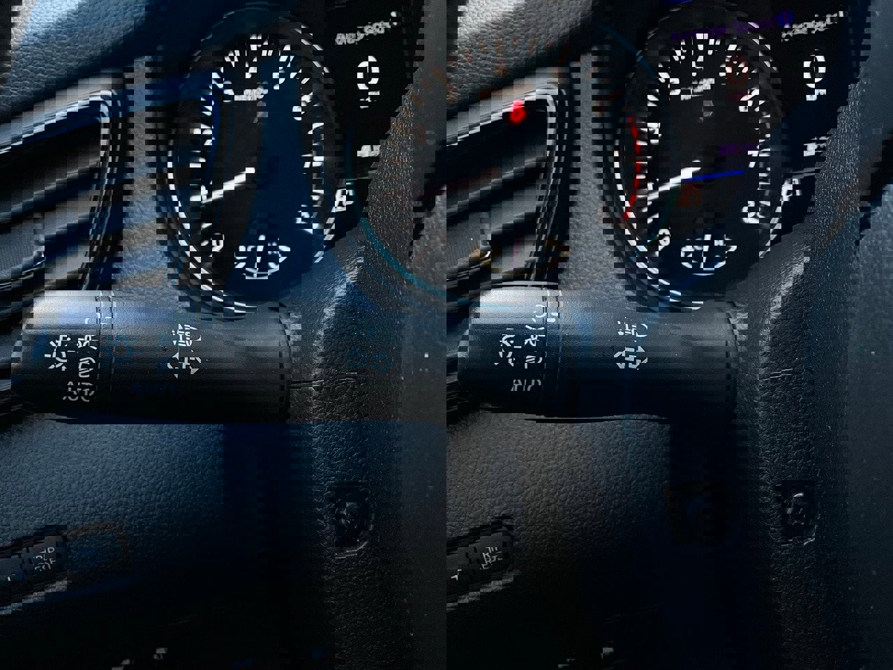 Used 2018 Nissan Rogue SV image 34