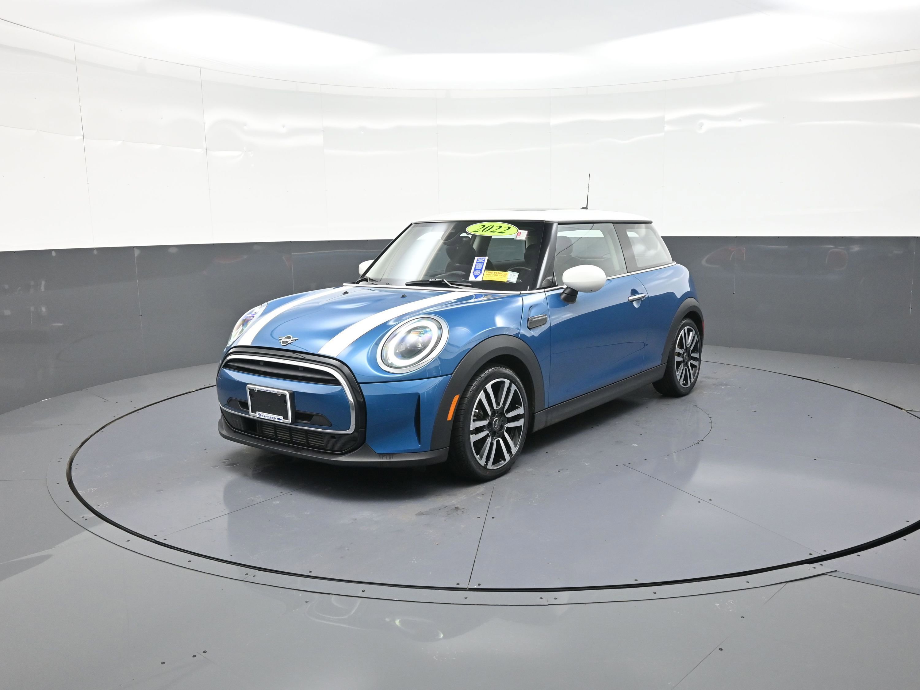 Used 2022 MINI Cooper 2-Door Hardtop image 7